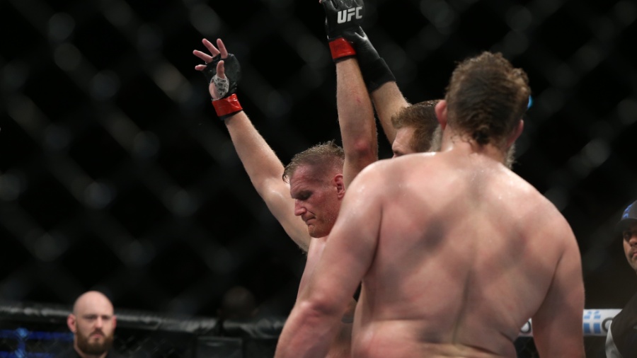 Por decisão unânime dos jurados, Josh Barnett venceu Roy Nelson no UFC Japão, em 2015 - Ken Ishii/Getty Images