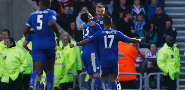 Jogadores do Leicester comemoram gol de Vardy, um dos indicados a melhor do Inglês - Lee Smith/Reuters
