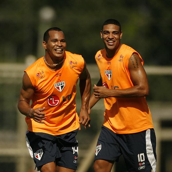 Aloísio Chulapa e Adriano em treino do São Paulo em 2008