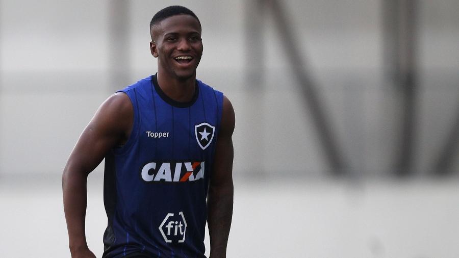 Jonathan foi promovido ao elenco profissional do Botafogo no começo desta temporada - VITOR SILVA/SSPRESS/BOTAFOGO