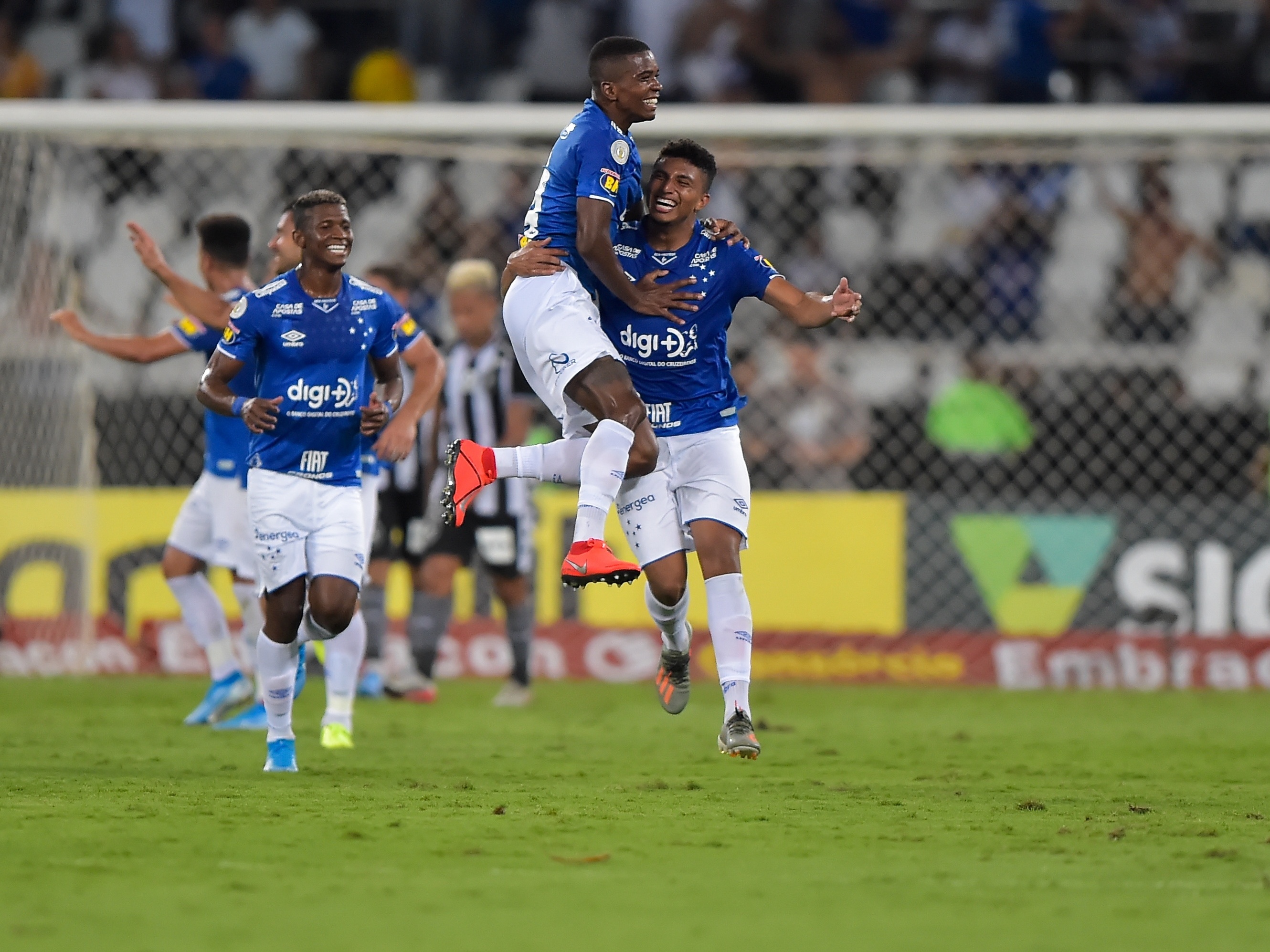 Portal Agora - Cruzeiro enfrenta Botafogo para se livrar de risco de queda  - Esportes