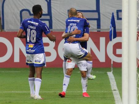 Regis Festeja Gol E Nega Incomodo Com Reserva No Cruzeiro Estou Feliz