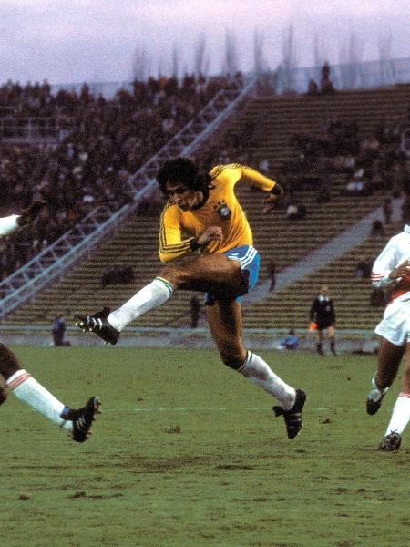 Roberto Dinamite em ação pela seleção brasileira na Copa de 1978 - Reprodução/Twitter/Fifa