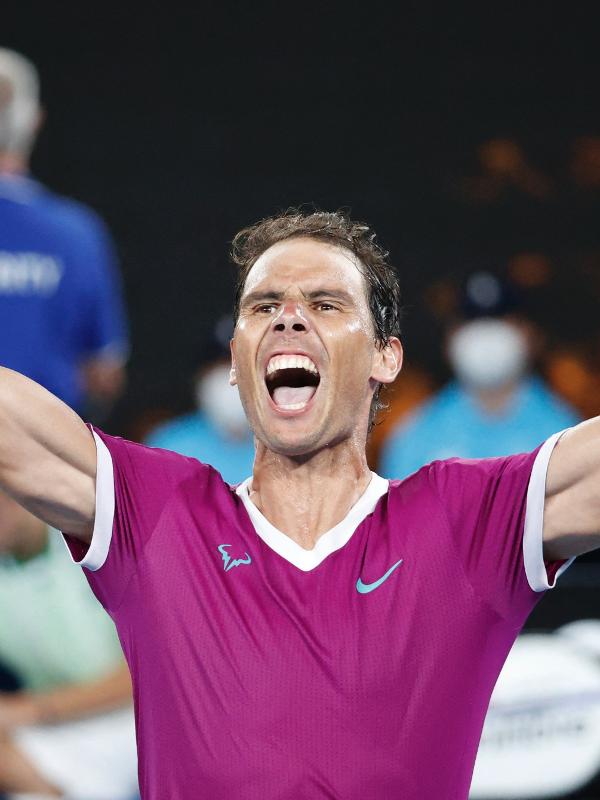  Rafael Nadal comemora o título na final do Australian Open de 2022