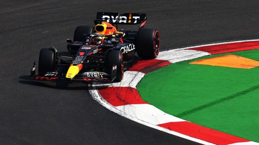 Max Verstappen, da Red Bull, durante o treino classificatório do GP do México - Mark Thompson/Getty Images 