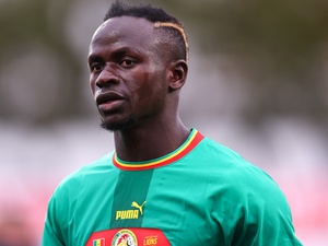 Mané passou por cirurgia na perna direita e está fora do Mundial do Qatar - Robbie Jay Barratt - AMA/Getty Images - Robbie Jay Barratt - AMA/Getty Images