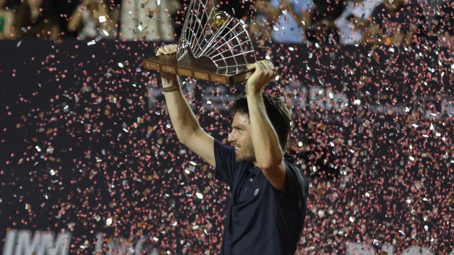 Cameron Norrie com o troféu do Rio Open de 2023 - Rio Open/Fotojump