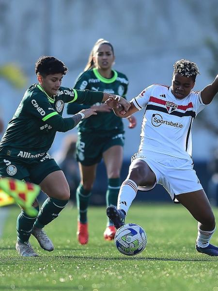 Jogadoras de Palmeiras e São Paulo em ação nas quartas de final do Brasileirão Feminino - Mauro Horita/CBF