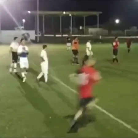Vídeo! Treinador é baleado durante tiroteio em partida de futebol, Esporte