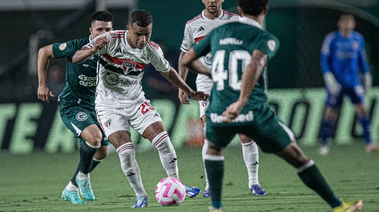 Alisson bobeou em Goias x São Paulo em lance que gerou gol dos donos da casa