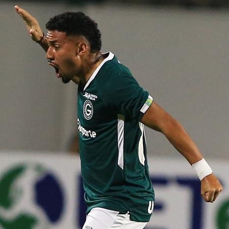 Rildo comemora gol marcado pelo Goiás contra o Santos pela Série B - CARLOS COSTA/ESTADÃO CONTEÚDO