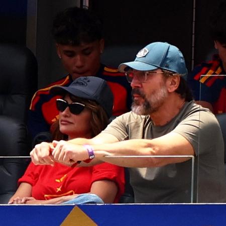 Penélope Cruz e Javier Bardem acompanham o jogo da Espanha na Copa do Mundo