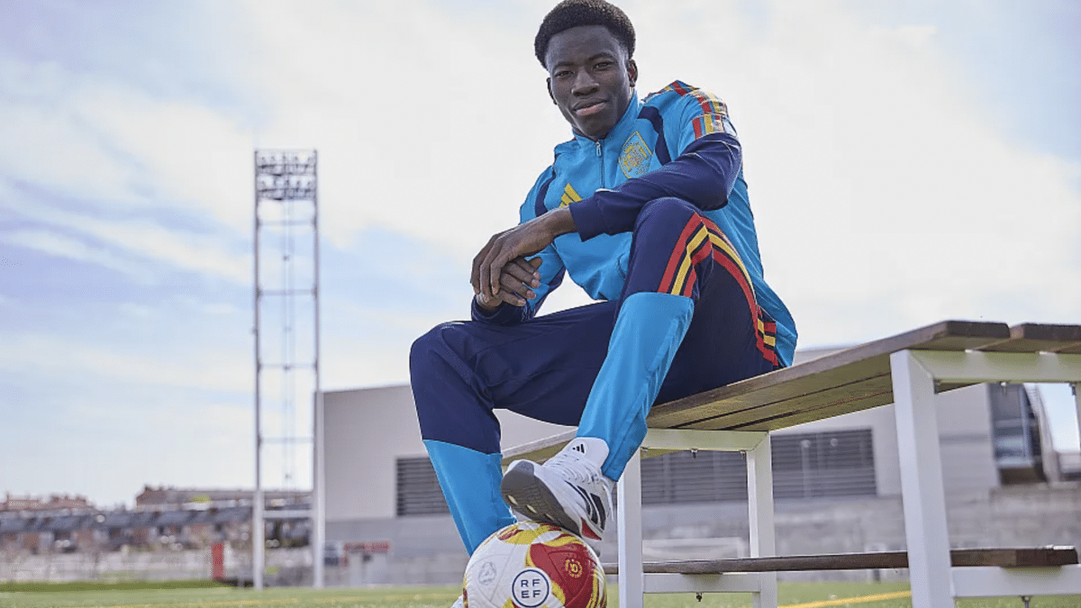 Novo fenômeno da Espanha nasceu na África e foi vizinho de Lamine Yamal