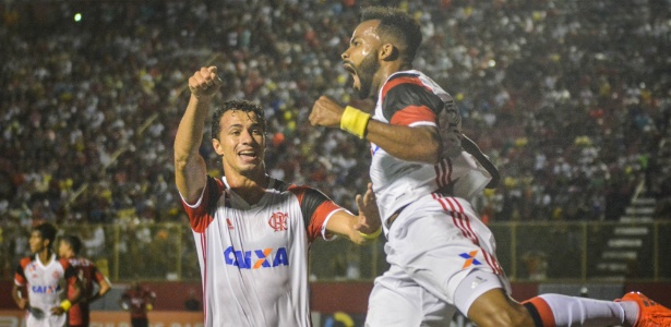 Fernandinho pode ficar no Flamengo e depende de um acordo entre as direções - Jéssica Santana/Framephoto
