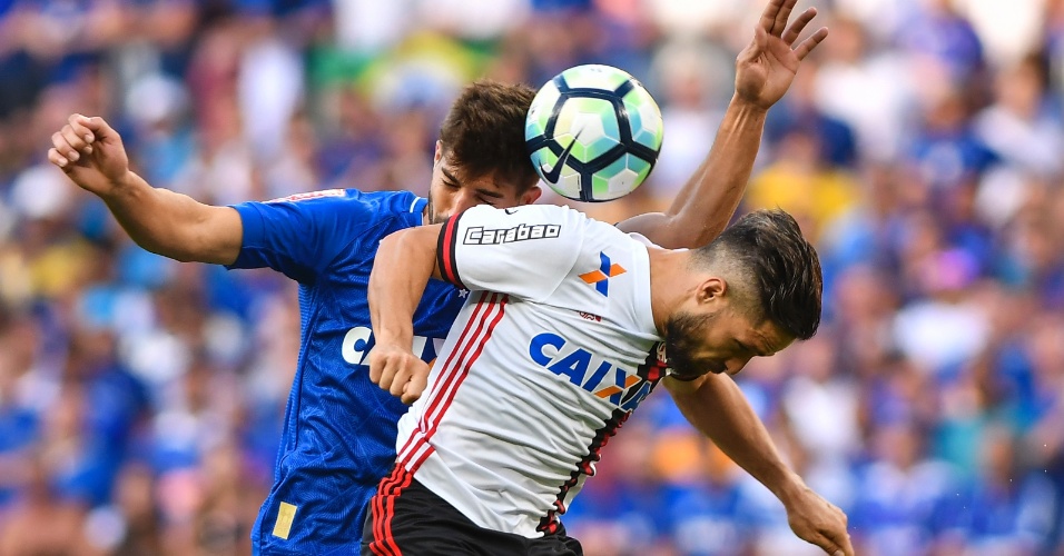 Cruzeiro e Fla empatam em jogo que marcou volta de E 