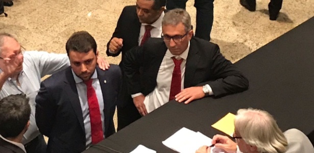 Brant e Campello no dia da eleição do Conselho do Vasco já rompidos - Bruno Braz/UOL