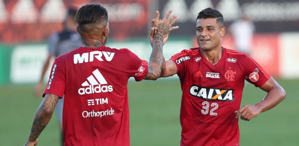 Ederson está relacionado para o jogo que marca a despedida de Júlio César - Gilvan de Souza/Flamengo