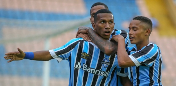 Léo Chú comemora gol do Grêmio contra o São Raimundo-RR. Grêmio goleia - Guilherme Rodrigues/GRPress