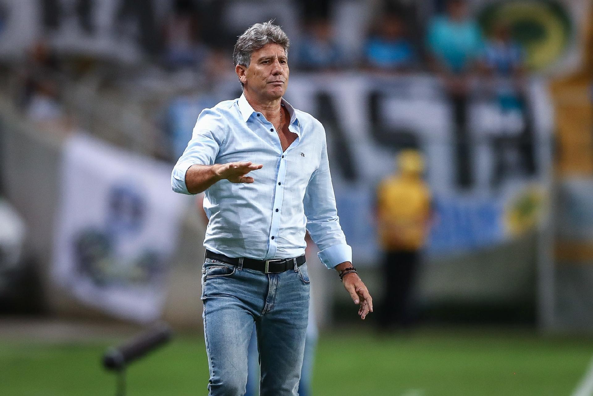 Comentarista alerta Renato Gaúcho sobre soberba: Na última vez tomou de cinco
