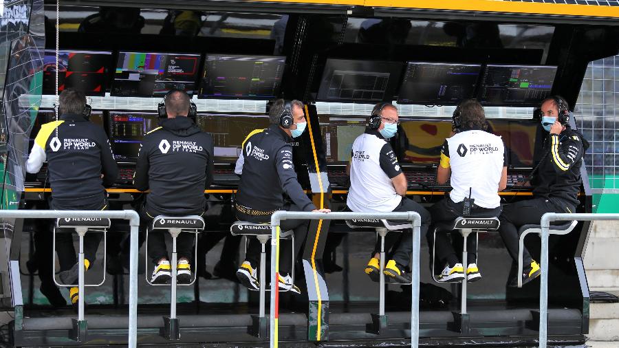 Equipe Renault com máscaras durante treinos do GP da Áustria - Renault/Divulgação
