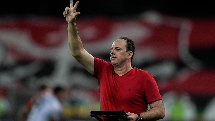 Rogério Ceni, técnico do Flamengo, durante a partida contra o Volta Redonda, pelo Campeonato Carioca - Thiago Ribeiro/AGIF