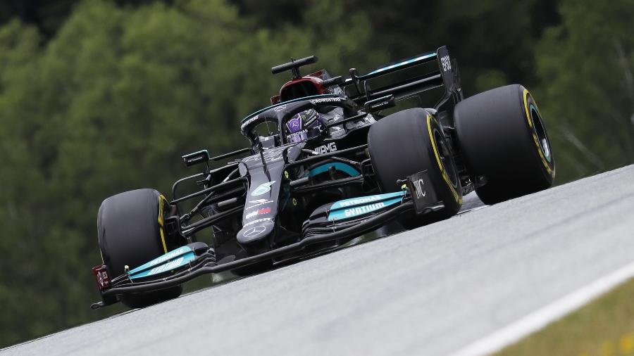 Lewis Hamilton foi o mais rápido no segundo treino livre do GP da Áustria de Fórmula 1 - REUTERS/Leonhard Foeger
