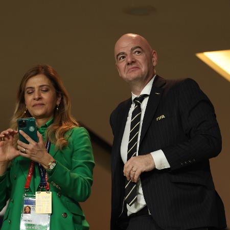 Leila Pereira, presidente do Palmeiras, e Gianni Infantino, presidente da Fifa