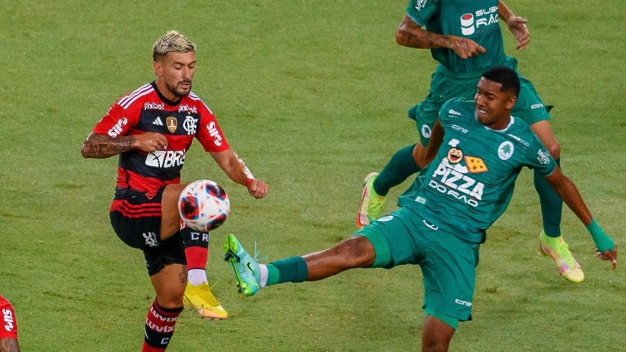 Arrascaeta em ação pelo Flamengo na partida contra o Boavista, válida pelo Campeonato Carioca - CELSO PUPO/FOTOARENA/FOTOARENA/ESTADÃO CONTEÚDO