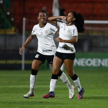 Jogadoras do Corinthians comemoram gol sobre o Grêmio no Brasileirão Feminino - Rodrigo Gazzanel / Agência Corinthians