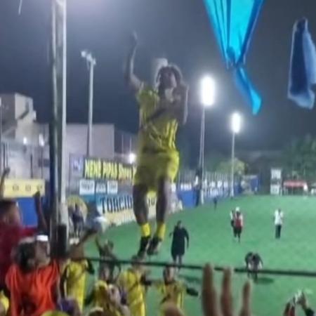 Cristian, ex-Corinthians, comemora gol dramático do Pau no Gato, time de várzea de São Paulo - Reprodução/Instagram @crisb_16