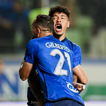 Jogadores do Cruzeiro comemoram gol contra o São Paulo pelo Brasileiro - GLEDSTON TAVARES/DIA ESPORTIVO/ESTADÃO CONTEÚDO