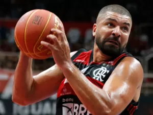 Olivinha já foi, procura-se novo ídolo para o time de basquete do Flamengo