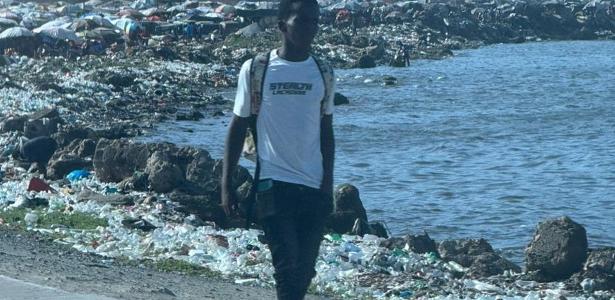 Entre lixo e violência, Haiti vive a mais pura desesperança