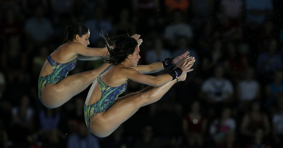 Ingrid de Oliveira e Giovana Pedroso conseguiram a medalha de prata na plataforma de 10m dos saltos ornamentais