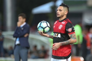 Saímos na frente, mas demos um passo atrás, diz Pará após derrota do Fla