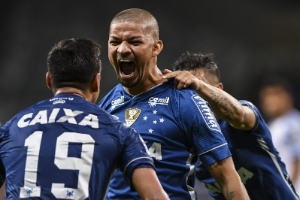 Gol e reestreia após dois anos e meio: Judivan tem noite mágica no Cruzeiro