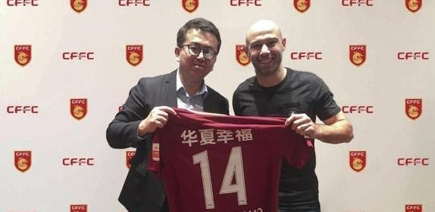 Após Lucas Moura, Corinthians também quer fatia da venda de Mascherano