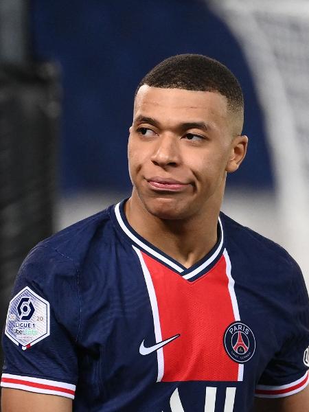 Mbappé, durante partida entre PSG e Monaco, pelo Campeonato Francês - FRANCK FIFE / AFP