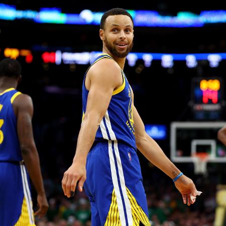 Stephen Curry, do Golden State Warriors, durante o duelo contra o Boston Celtics, no TD Garden, pelo jogo 6 da NBA Finals 2022. 16/06/2022