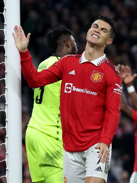 Cristiano Ronaldo lamenta chance perdida em Manchester United x Omonia - Phil Noble/Reuters