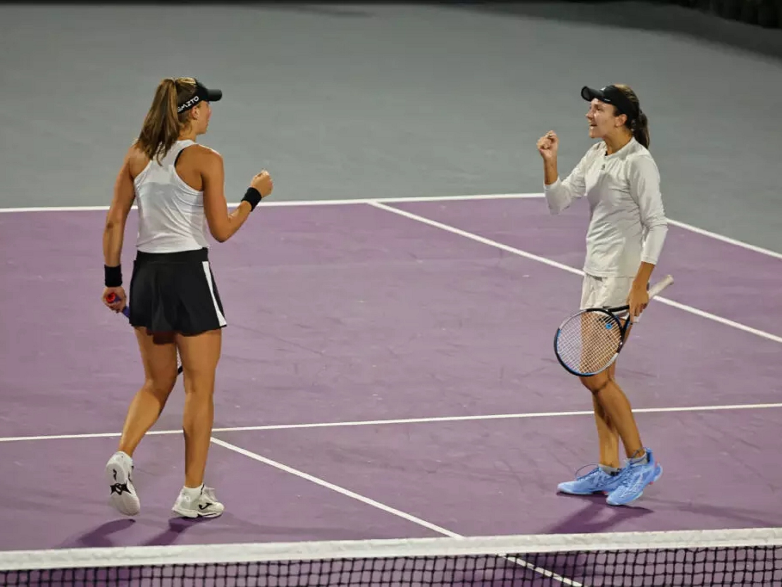 Dupla de Stefani vai à semi e Bia Haddad às quartas no WTA de