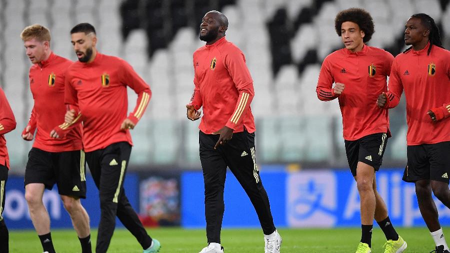 Jogadores da Bélgica, entre eles Lukaku (centro), durante treino no Juventus Stadium, em Turim - Valerio Pennicino - UEFA/UEFA via Getty Images