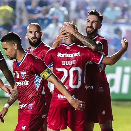 Jogadores do Fortaleza comemoram gol pela Copa do Nordeste - Mateus Lotif/FEC