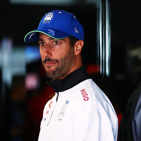 Daniel Ricciardo foi obrigado a abandonar o GP da China de Fórmula 1