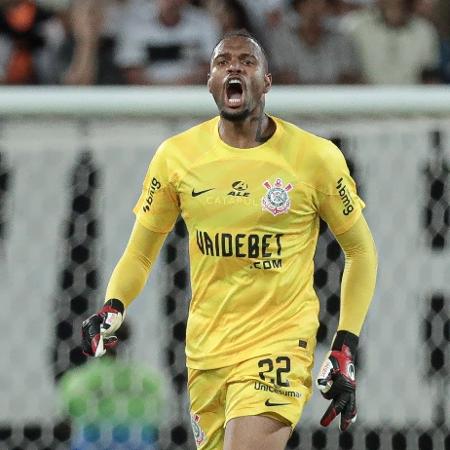 Carlos Miguel, goleiro do Corinthians, no jogo contra o América-RN, pela Copa do Brasil