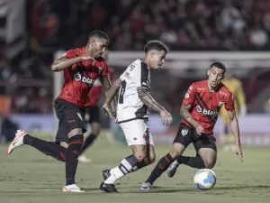 Vegetti faz golaço no fim, e Vasco busca empate dramático com Atlético-GO