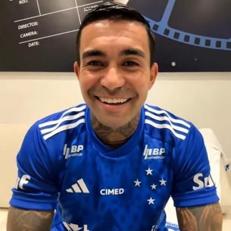 Dudu já deu entrevista com a camisa do Cruzeiro