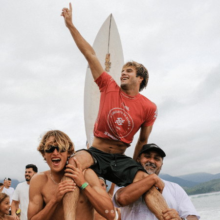 Mateus Herdy vence etapa da WSL em Maresias Mateus Herdy vence etapa da WSL em Maresias
