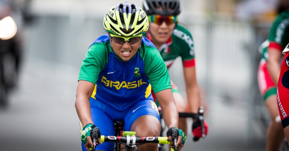 Clemilda Fernandes durante a prova do ciclismo de estrada. Brasileira terminou em 24º
