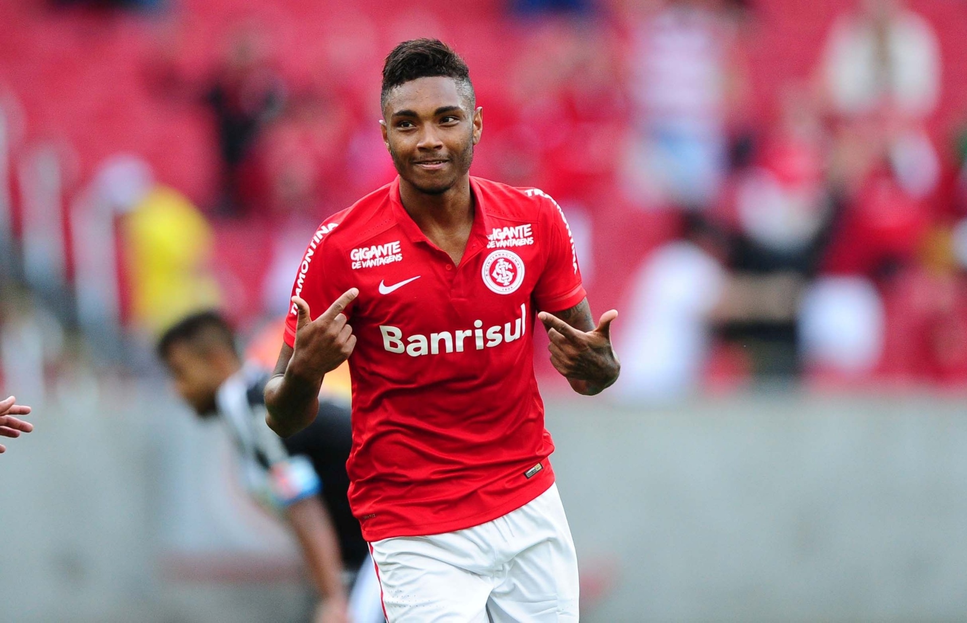 Internacional recusa convocação de Vitinho para jogos da seleção olímpica -  21/03/2016 - UOL Olimpíadas